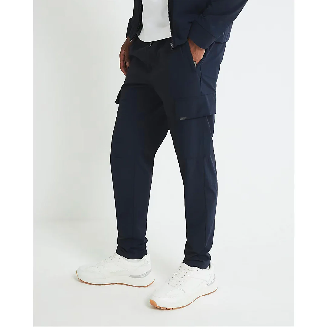 Muscle fit shacket and cargo - Image 12